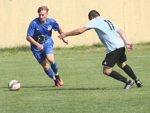 Ve Třech Dvorech se uskutečnil letní turnaj. Z vítězství se radovali domácí fotbalisté (v červeném).