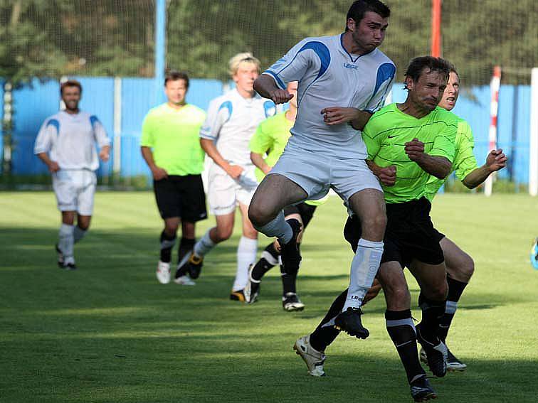 Z utkání Český Brod - Neratovice (0:0).