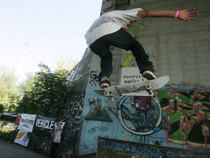 Čtvrtý ročník závodů ve skateboardingu Tlustá kočka skate contest