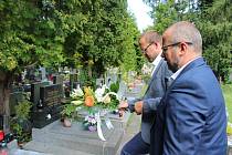 Vedení Kolína uctilo památku dvou padlých občanů města ze srpna 1968.