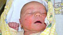 Jakub Bečka spatřil světlo světa 20. února 2013. Po narození se chlubil výškou 53 centimetry a váhou 4240 gramů. Maminka Michaela a tatínek Petr si svého prvního potomka odvezli do Peček.