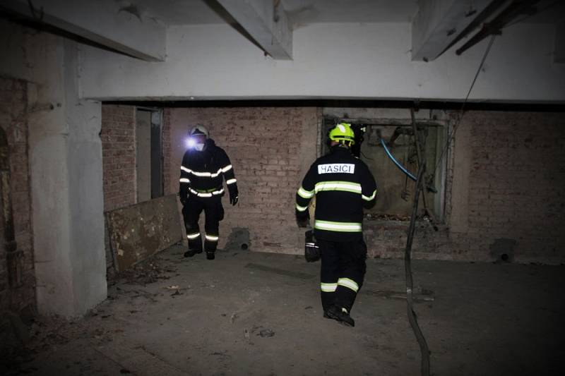Taktické cvičení složek IZS v areálu bývalého plicního sanatoria v Kostelci nad Černými lesy.