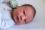 Adam Karban se narodil 17. dubna 2022 v kolínské porodnici, vážil 3355 g a měřil 47 cm. V Břežanech II se z něj těší maminka Melánia a tatínek Karel.