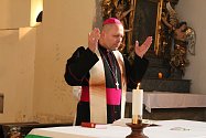 U svěcení základního kamene komunitního centra na Zálabí byl přítomen sám generální vikář biskup Zdenek Wasserbauer.