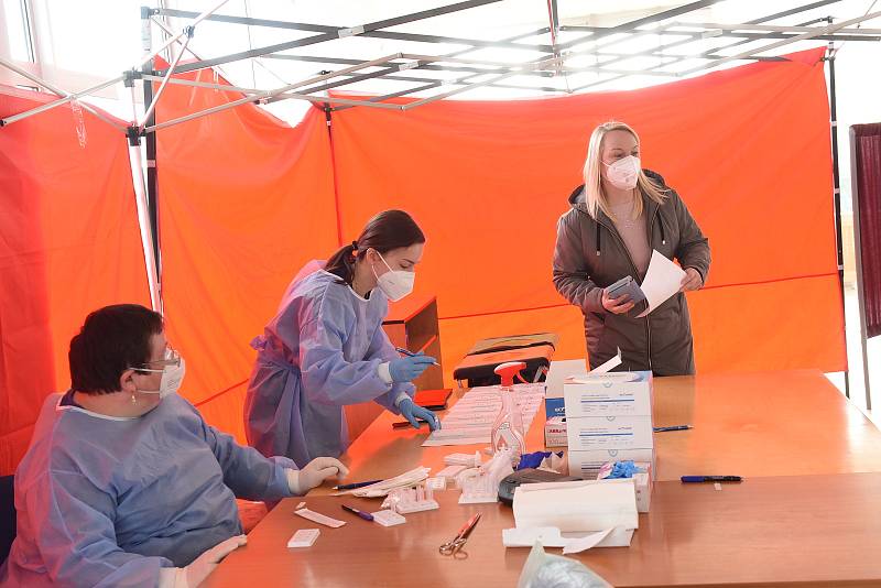 V Kolíně otevřelo druhé testovací místo na covid