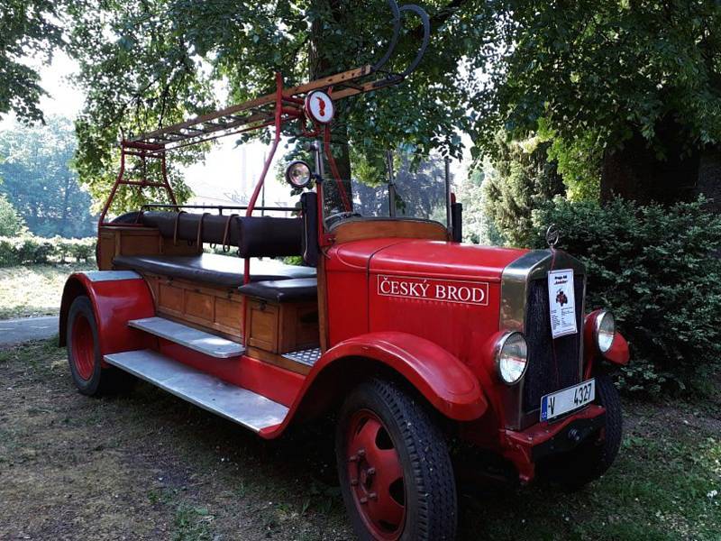 Českobrodské hasičské vozidlo Praga An, takzvaná Andulka.