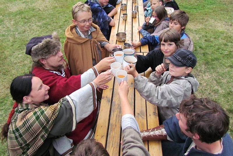 Již podruhé vyjela Kolínská společnost Poprávu na soustředění ke kolínskému tábornickému klubu T. K. Průzkumník.