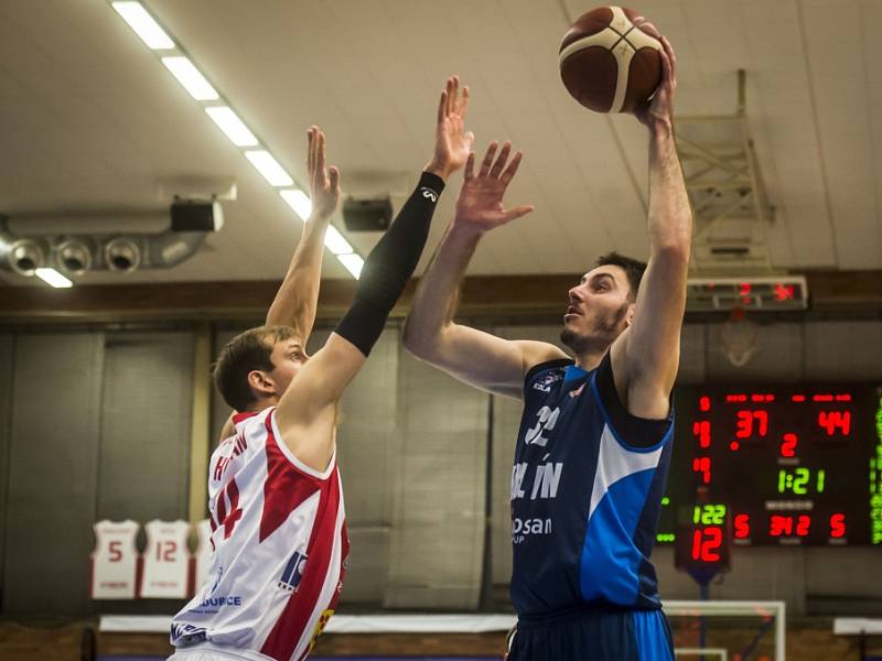 Semifinále Českého poháru BC Kolín - Pardubice (86:82).