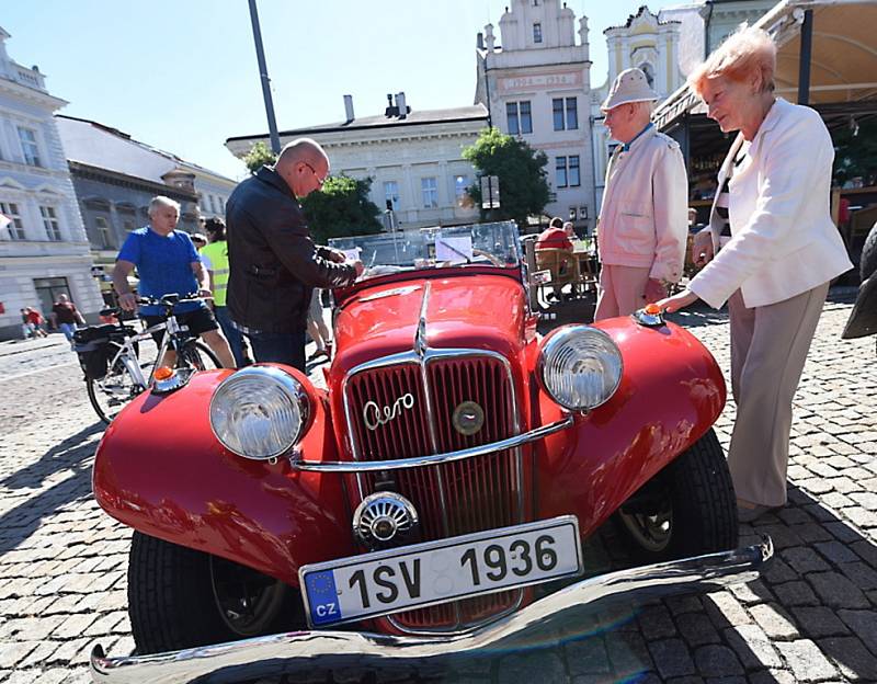 Do Kolína se opět sjela historická auta