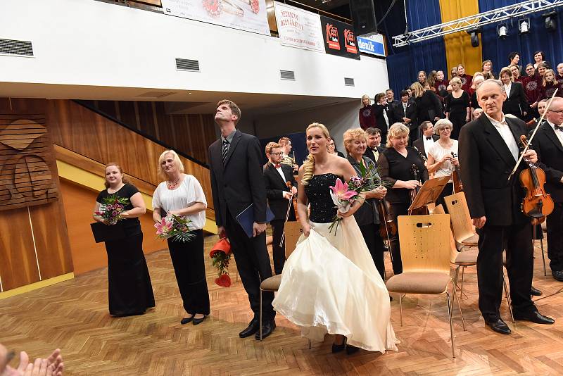 Podzimní koncert Kolínské filharmonie ve velkém sále Městského společenského domu v Kolíně.