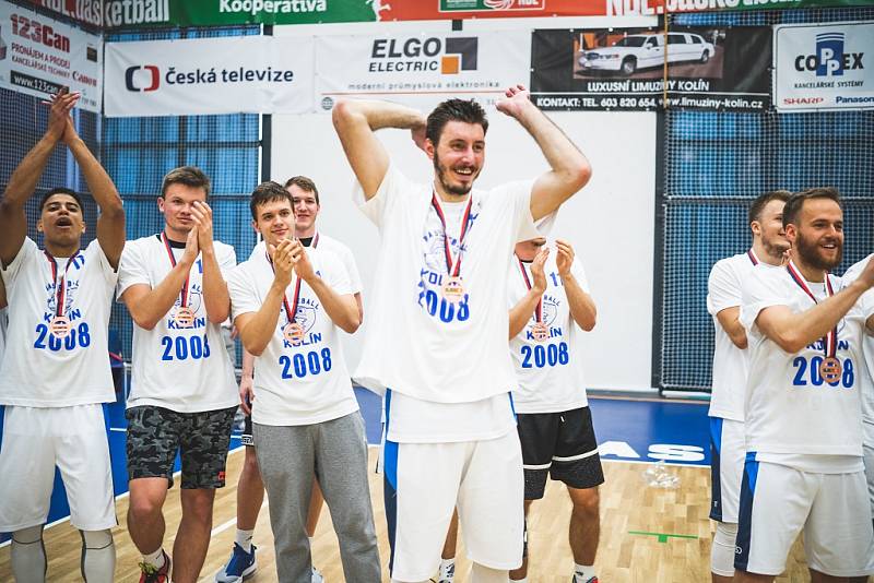 Z basketbalového utkání o třetí místo Kooperativa NBL Kolín - Brno (90:89)