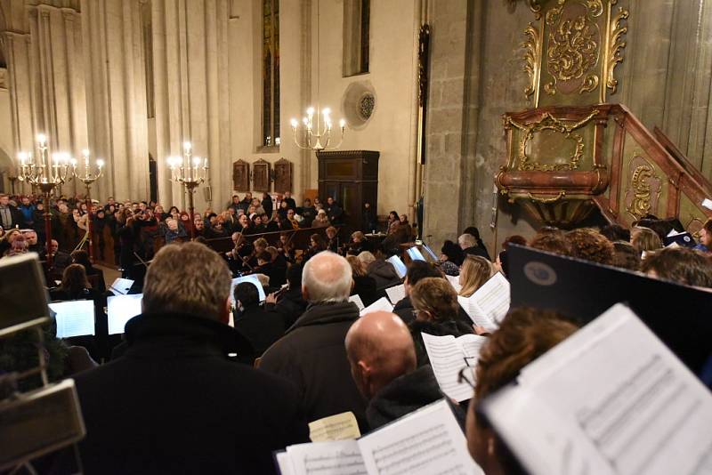 Česká mši vánoční autora Jakuba Jana Ryby v podání Kolínské filharmonie.