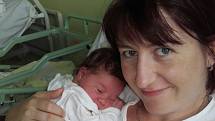 Karolína Dostálová je prvorozenou dcerou Petry a Aleše z Kolína. Narodila se 6. září 2017 s váhou 3365 gramů a výškou 49 centimetrů. 