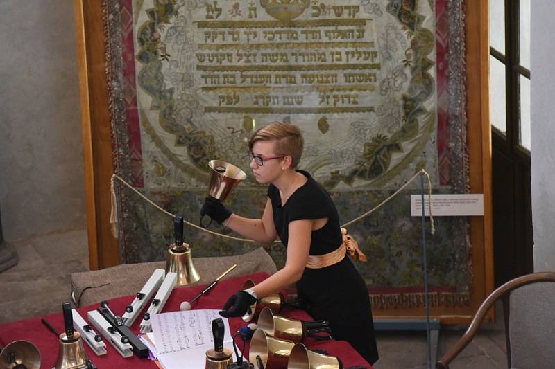 Originální hudební zážitek se naskytl v sobotu po poledni návštěvníkům kolínské synagogy.