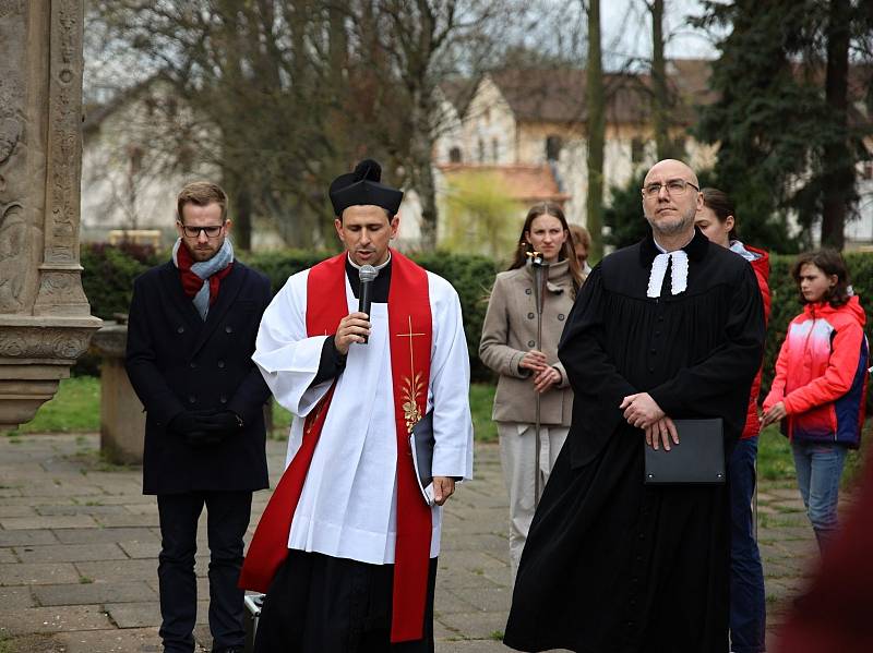 Velkopáteční obřady v Českém Brodě.