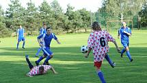 Z utkání 3. třídy skupiny A Veletov - Nová Ves I (4:2).