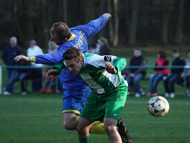 Z utkání Zásmuky - Zeleneč (2:0).