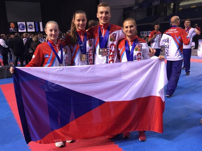 Zástupci školy Silla na ME. Zleva Renata Ramšáková, Petra Jíchová, Michal Vavrinec a Martina Kopecká.