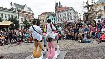 Z prvního dne Gasparády, mezinárodního festivalu neverbálního divadla na Karlově náměstí v Kolíně.