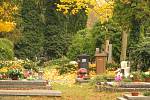 Dušičkový čas na centrálním hřbitově v Kolíně.