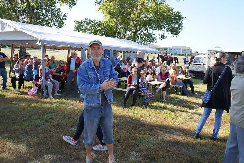 Na pečecké Svatováclavské vinobraní letos zavítal král Přemysl Otakar II. v podání pořadatele Michala Müllera.