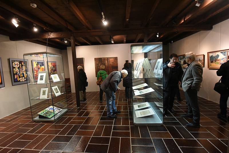 Výstava významných umělců kolínského regionu vzbudila velký zájem.