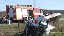 Dopravní nehoda u nájezdu na dálnici D11 na trase Praha - Hradec Králové nedaleko Polní Chrčice.