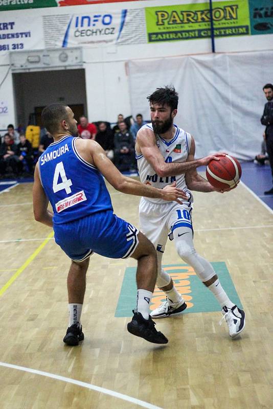 Z basketbalového utkání Kooperativa NBL Kolín - USK Praha (86:87)