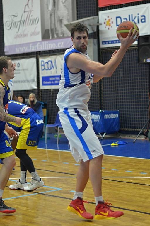 Z utkání BC Geosan Kolín - Ústí nad Labem (73:80).