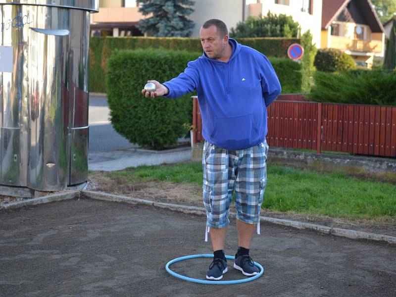 Turnaj v petanque.