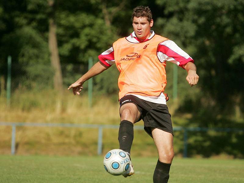 Z přípravného fotbalového utkání Velim - Kutná Hora (3:1)