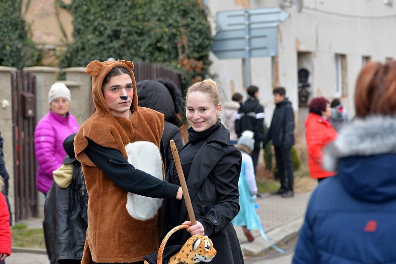 Jasnou převahu v maskách měli jednoznačně vodníci, kteří přispěli k dobré náladě také svým pojízdným orchestrionem.