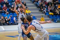 Z utkání NBL BC Kolín - Děčín (72:91).