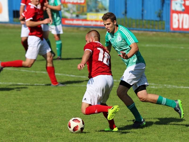 Z utkání Český Brod B (v zeleném) - Dolní Bousov (1:0).