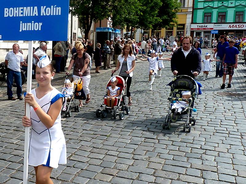 Hlavní slavnostní průvod Kmochova Kolína 2012