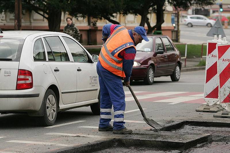 Rekonstrukce vozovky v ulici Ovčárecká