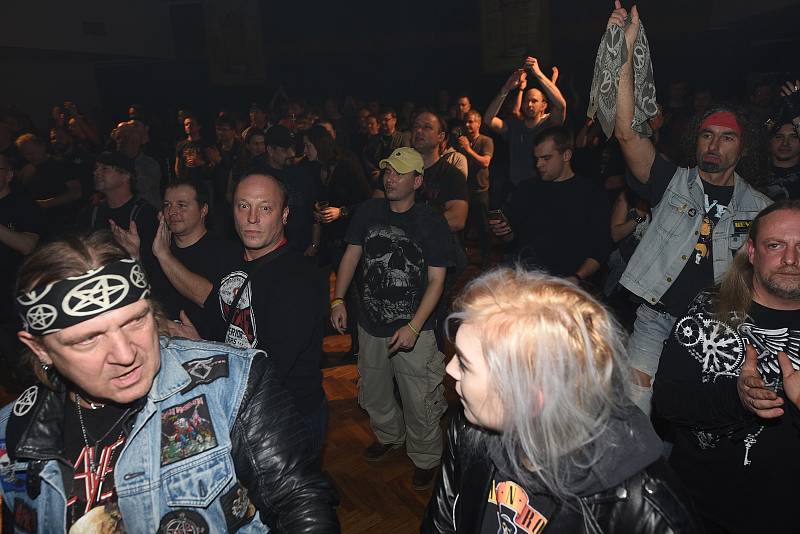 Metallica z Kyjeva nadchla i v neděli místní a přespolní fanoušky.
