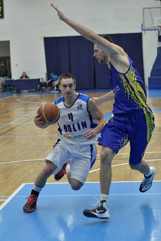 Z utkání BC Geosan Kolín - BK Opava (94:85).