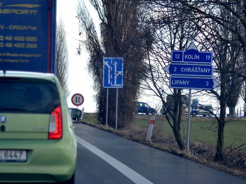 Hlavní silnice bude mít nový povrch