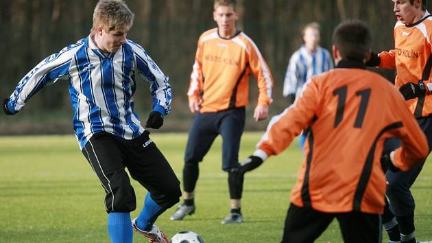 Z přípravného fotbalového utkání Kolín - Nový Bydžov (5:1).