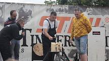Nedělní odpoledne ve Viticích zpestřil Timbersports.
