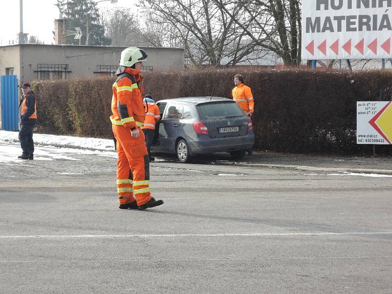 Vykolejený vlak blokoval dopravu