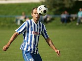 Bývalý fotbalový reprezentační útočník Vratislav Lokvenc působí v Unionu Čelákovice od čtvrtého kola jako hrající trenér. Na své konto si připsal dvě branky, které dal v duelu s týmem Polep
