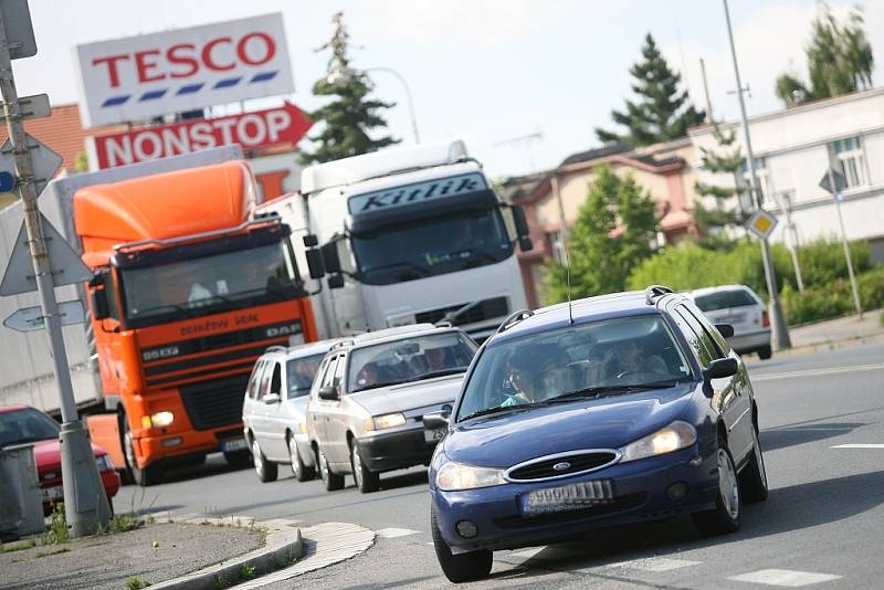 Uzavírka křižovatky na Modrém bodě v Kolíně