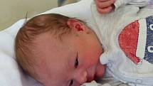 Anna Darebná se narodila 8. května 2022 v kolínské porodnici, vážila 3390 g a měřila 50 cm. V Pečkách se z ní těší sestřičky Helenka (8), Adélka (4) a rodiče Helena a Zdeněk.