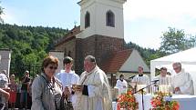 Žehnání novému zvonu a jeho osazování do kostela sv. Jakuba ve Stříbrné Skalici - Rovné