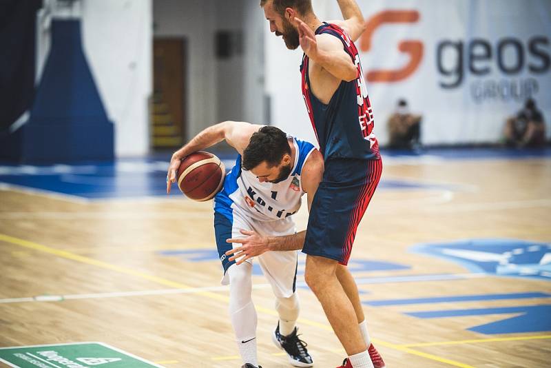 Z basketbalového utkání o třetí místo Kooperativa NBL Kolín - Brno (90:89)