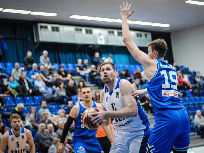 Z utkání BC Kolín - USK Praha (94:86).