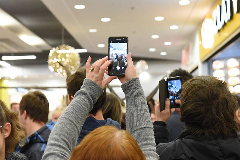 Zlověstně vypadající čerti pobláznili kolínské Futurum.