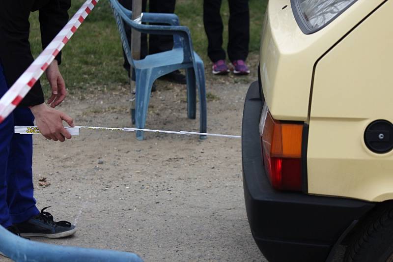 Ve Škvorci proběhla orientační automobilová soutěž.